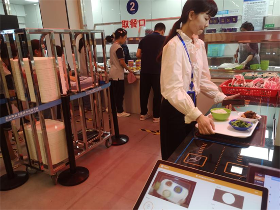 校企智慧食堂預(yù)定餐系統(tǒng)丨輕松預(yù)定，健康餐飲